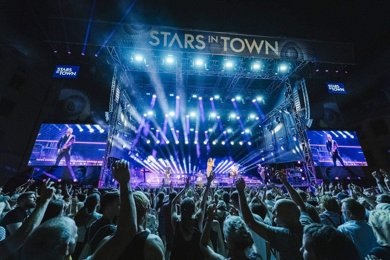 Stars in Town
