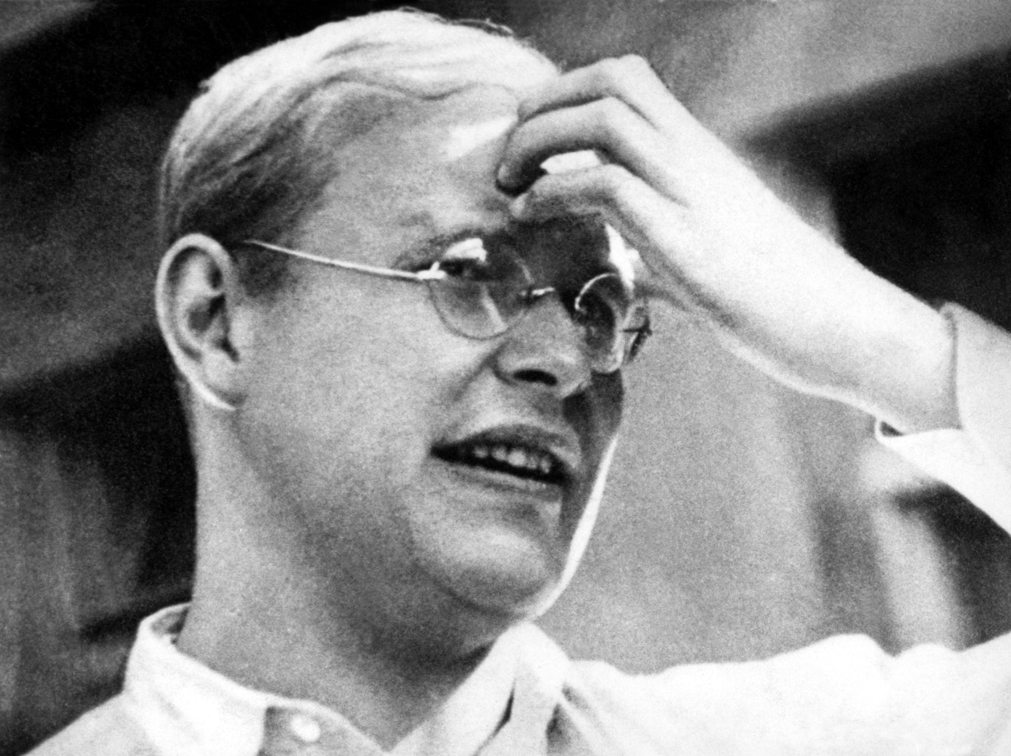 Bonhoeffer-Film In Der Kritik - Held Mit Pistole? | RADIO 7