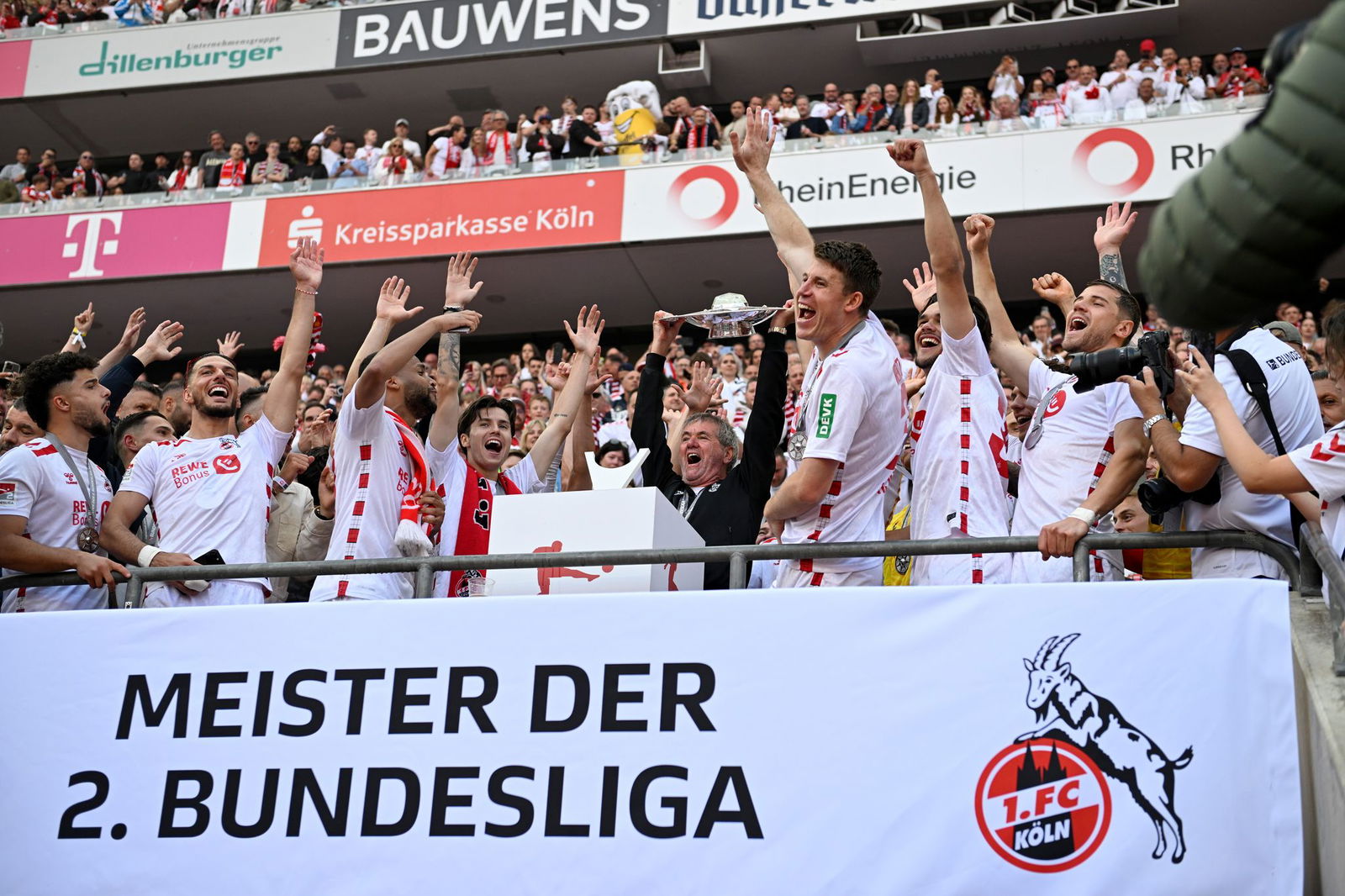 Friedhelm Funkel machte den siebten FC-Aufstieg perfekt
