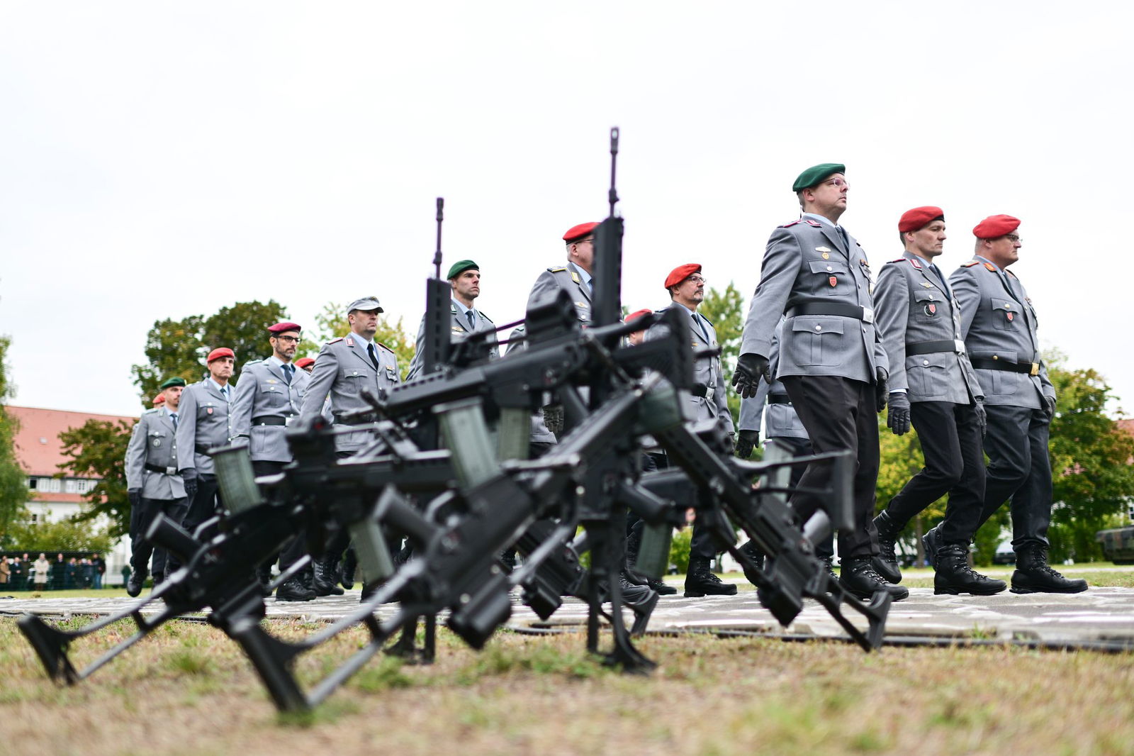 Die Bundeswehr soll attraktiver werden für junge Leute, denn der Bedarf ist aus Sicht der Regierung groß. (Archivbild)