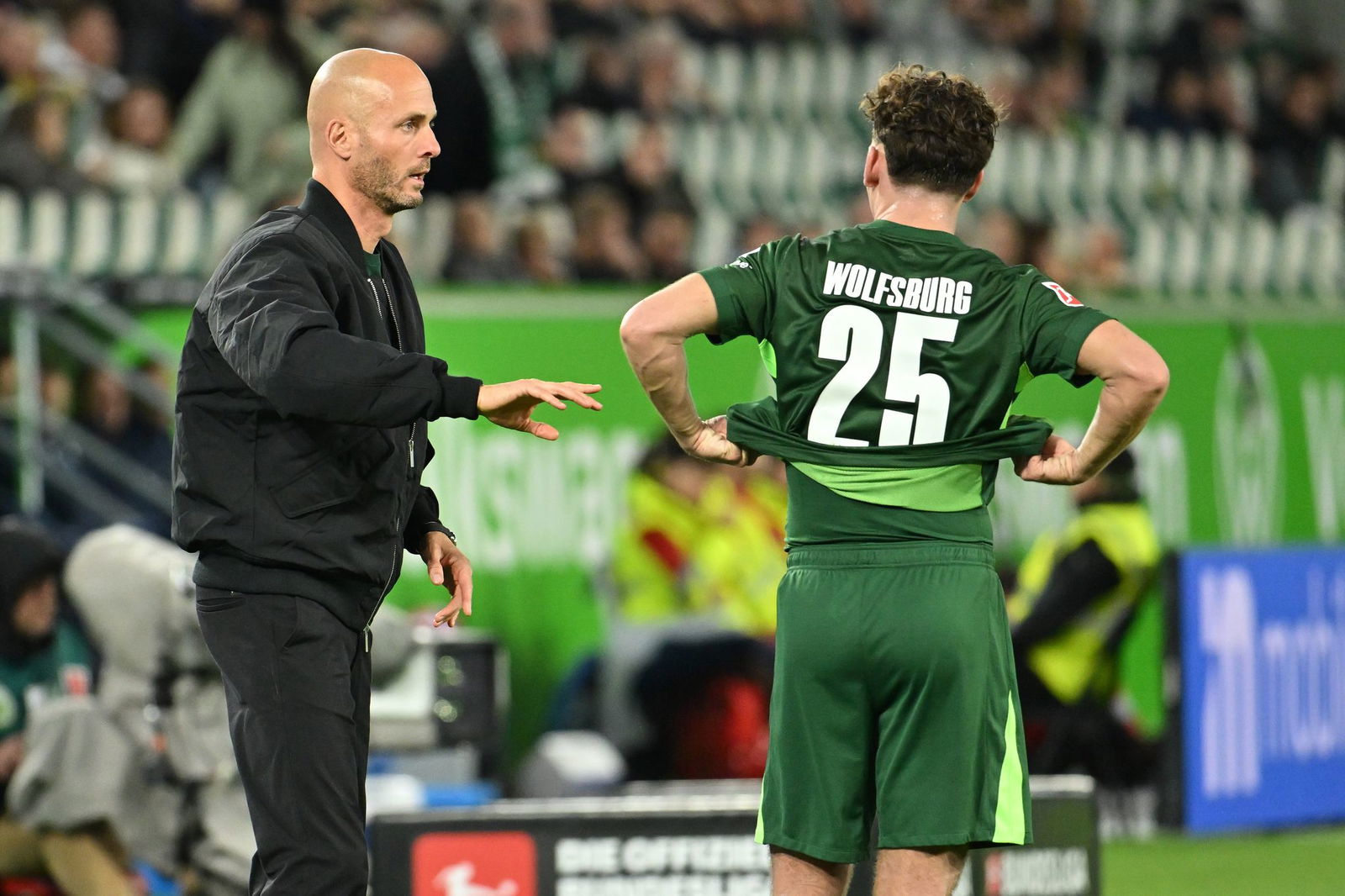 Wolfsburgs Trainer Paul Simonis konnte mit seinem Team erneut nicht daheim gewinnen.