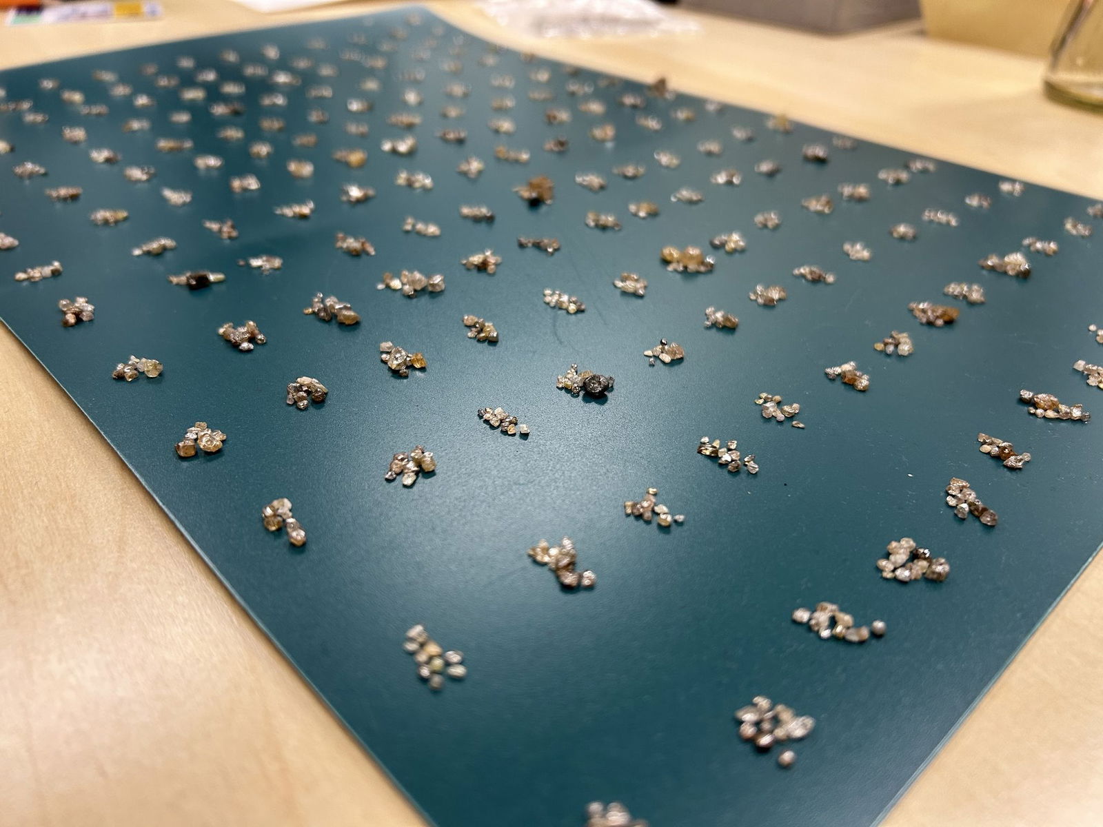 Die Rohdiamanten wurden bei der Einreise entdeckt. (Handout)