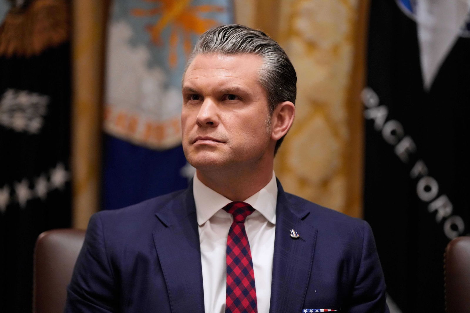 US-Verteidigungsminister Pete Hegseth kündigt weitere Angriffe an 