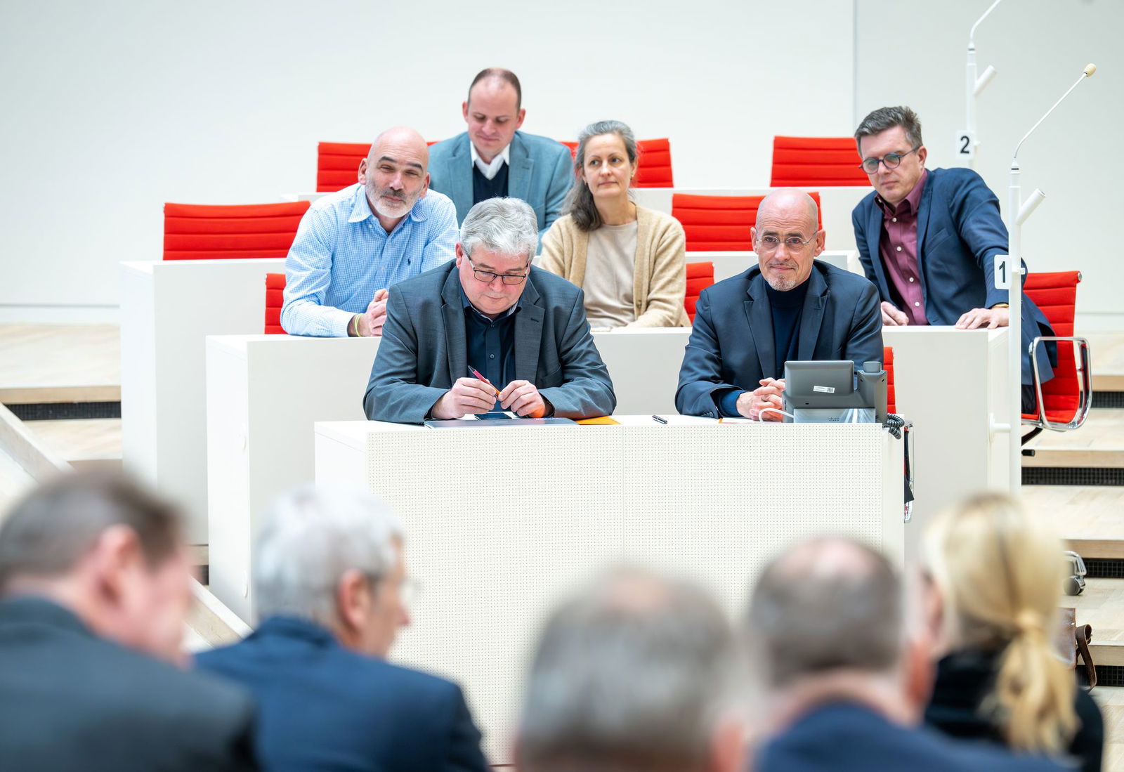 Die BSW-Landtagsfraktion hat nach dem Bruch der SPD/BSW-Koalition mit der AfD für eine Neuwahl gestimmt - der AfD-Antrag scheiterte aber.