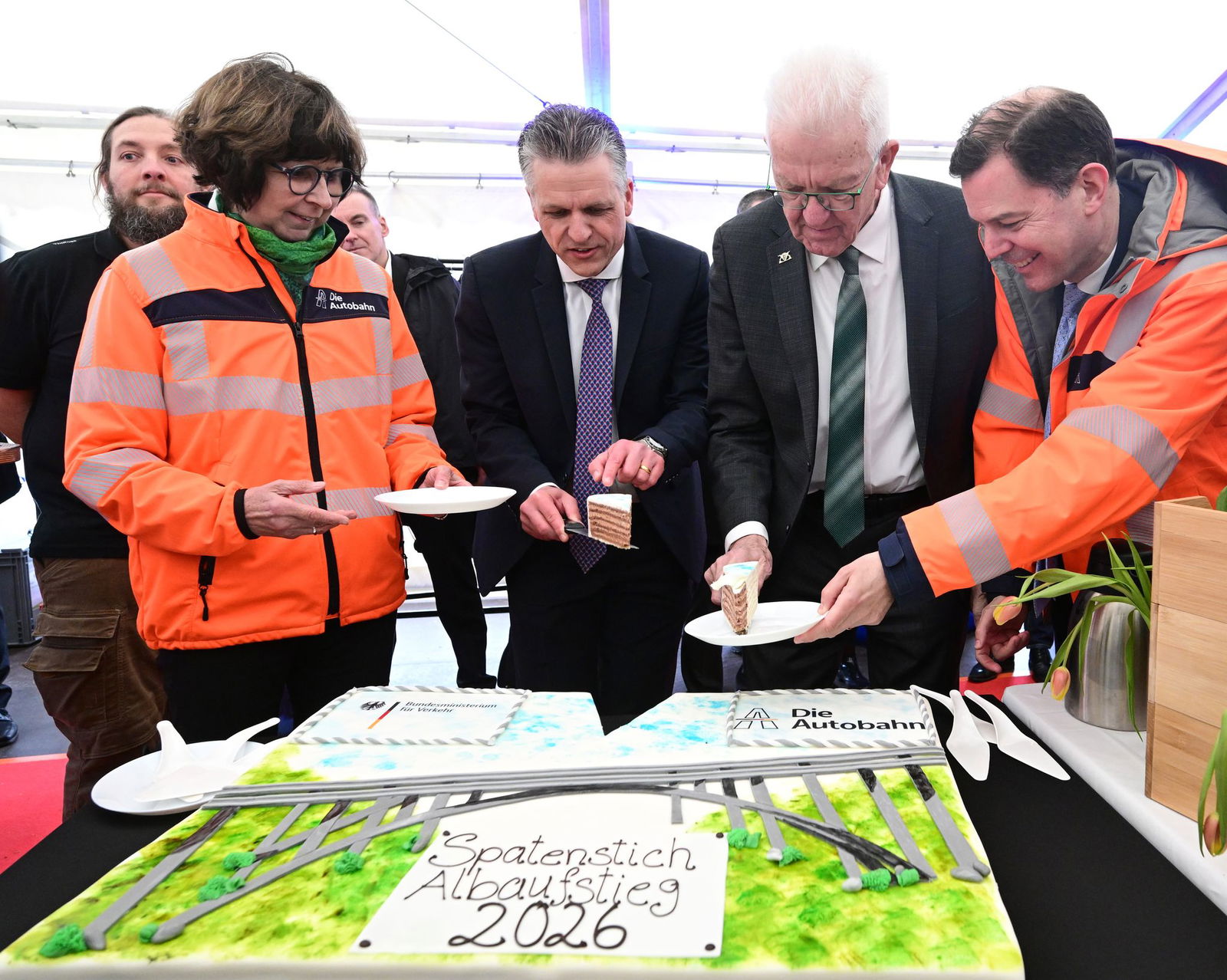 Auf den Beginn des Ausbaus der A8 am Albaufstieg haben die Menschen lange gewartet.