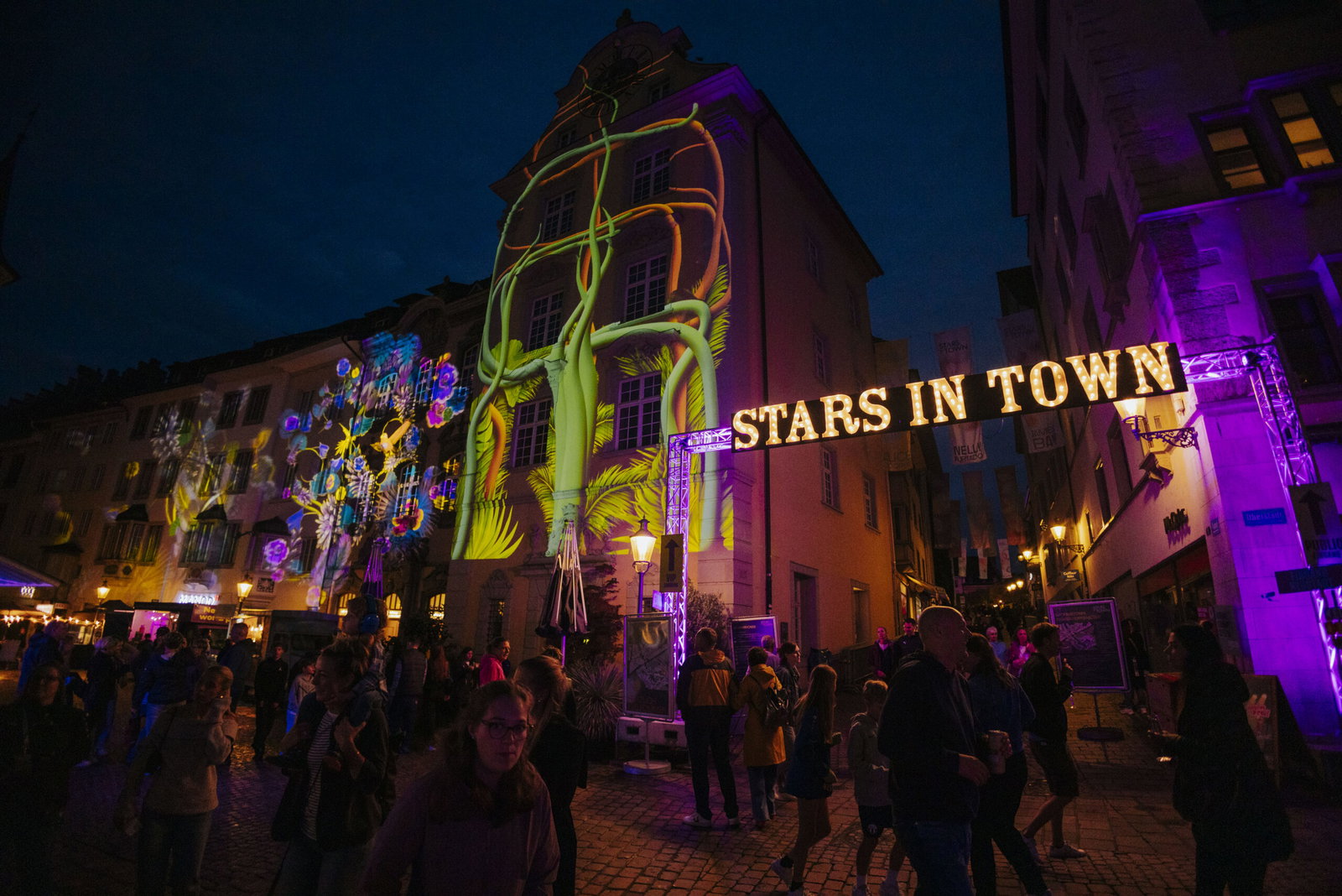 Stars in Town