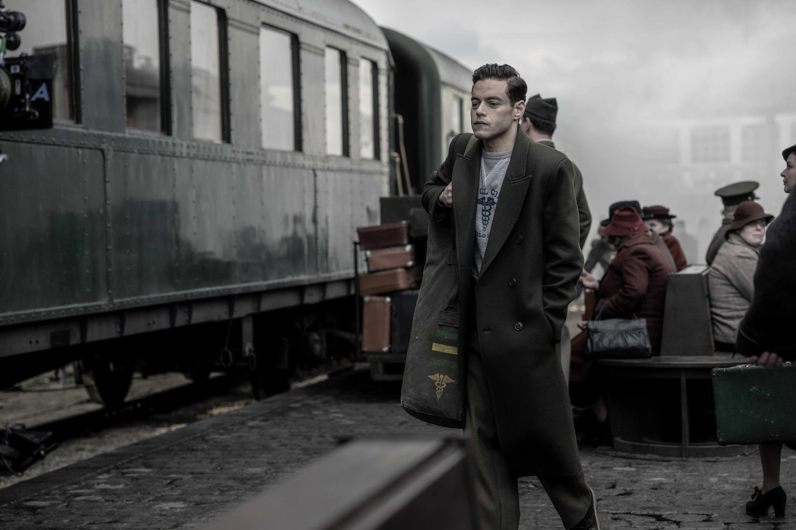 Rami Malek hat die Rolle des US-amerikanischen Psychiaters Douglas M. Kelley übernommen.