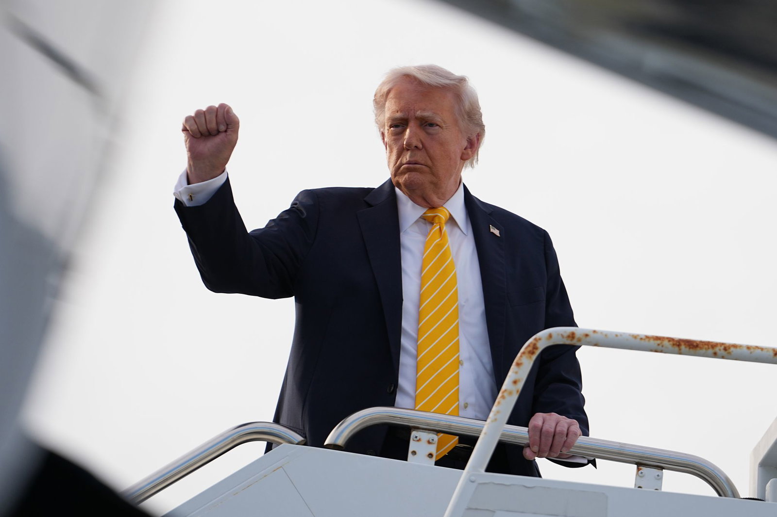 Der Pontifex gefährde «viele Katholiken und viele Menschen», sagte Trump in einem Interview.