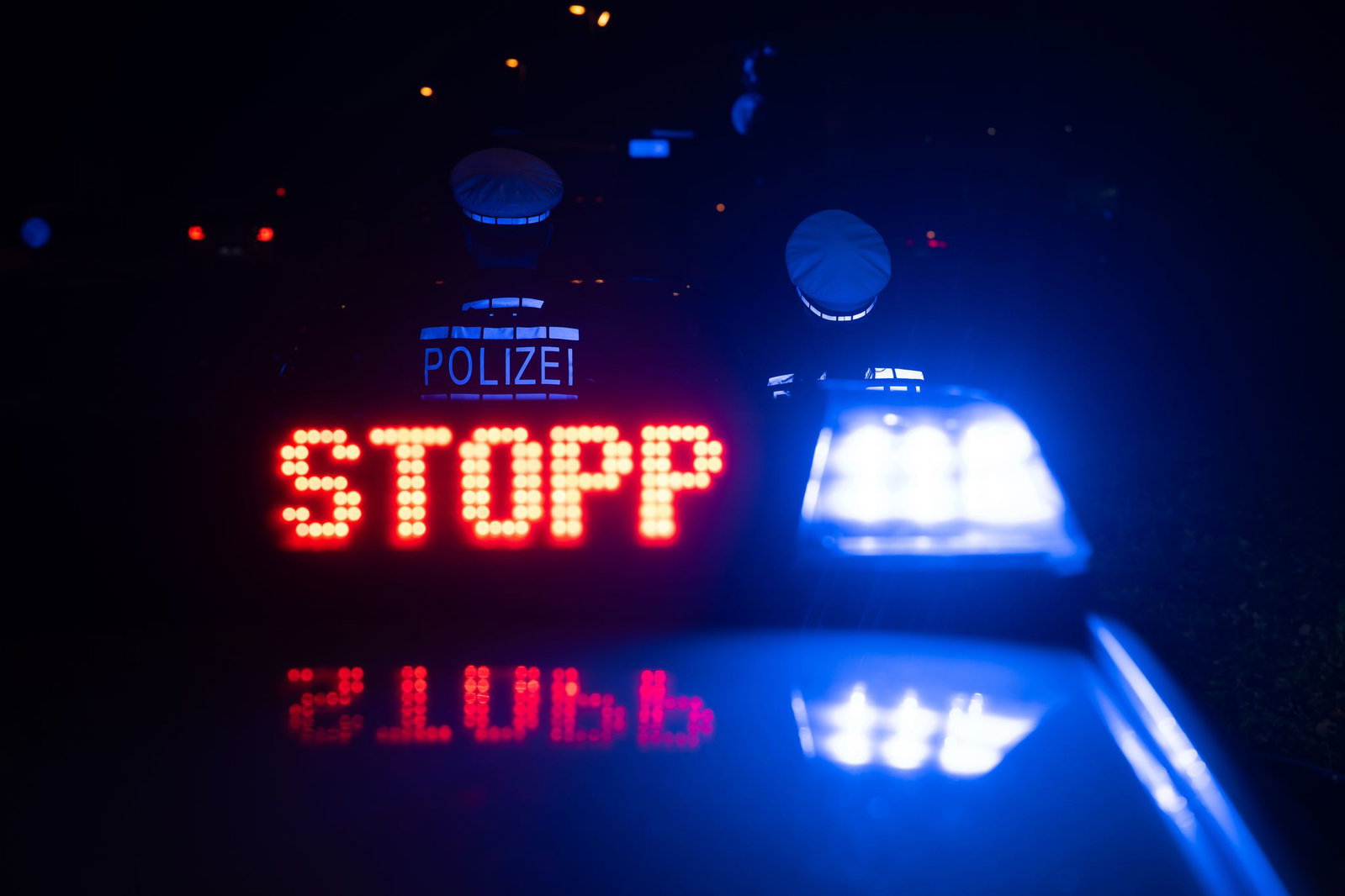 Trotz eindeutiger Aufforderung hielt der Jugendliche nicht an. (Symbolbild)