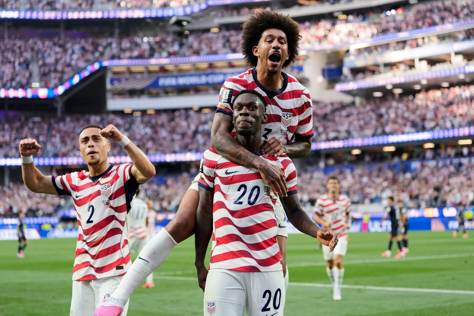 Die USA feiern einen perfekten WM-Start.