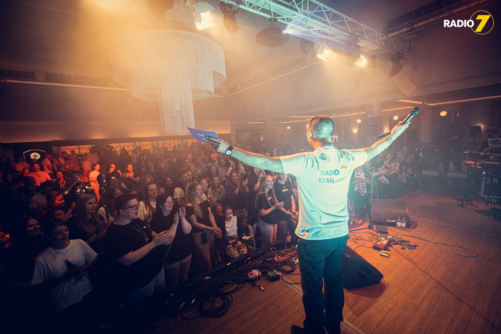 Radio 7 Minikonzert mit Leony im WileyClub