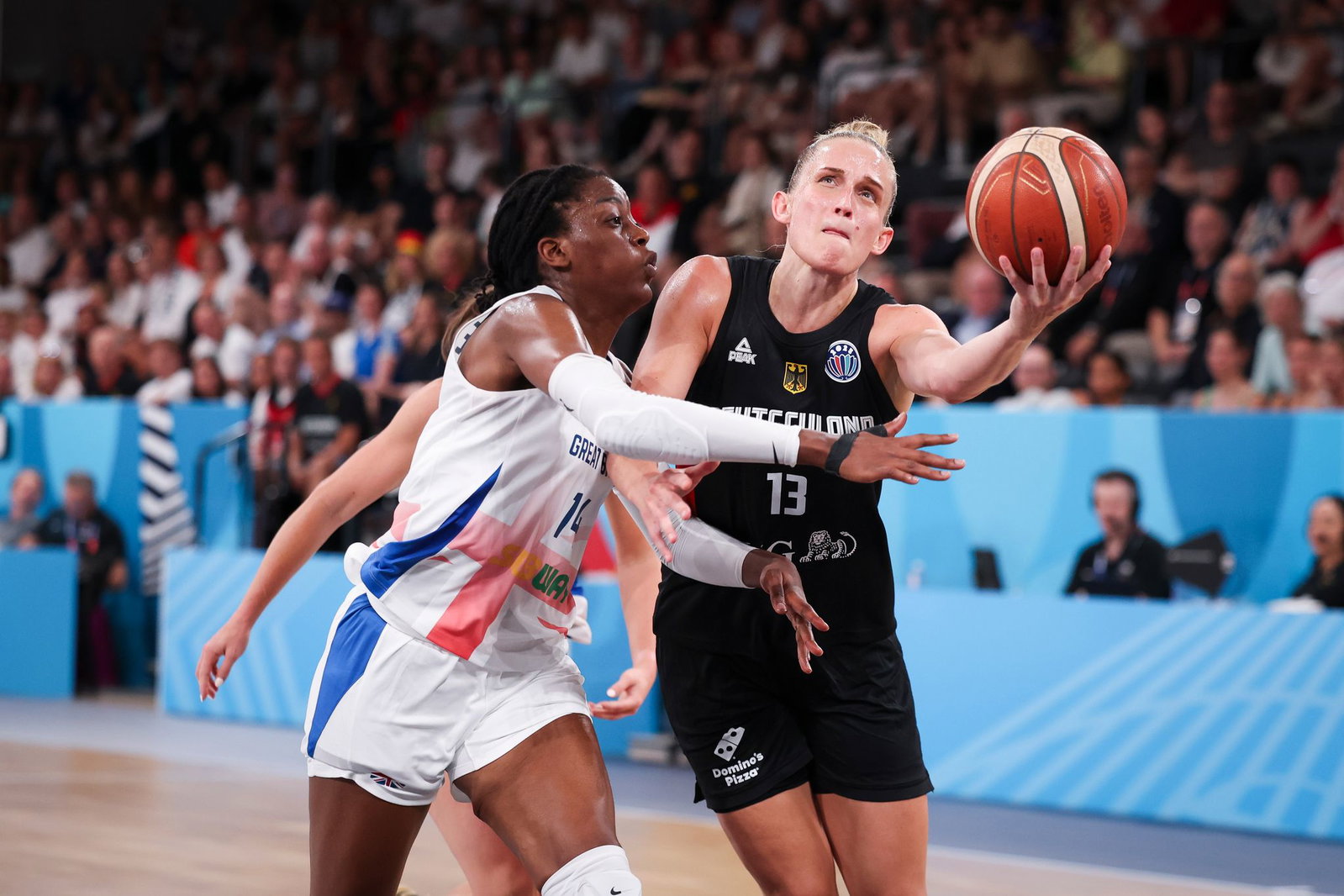 Auf Leonie Fiebich wird es bei der Basketball-WM ganz besonders ankommen. (Archivbild)