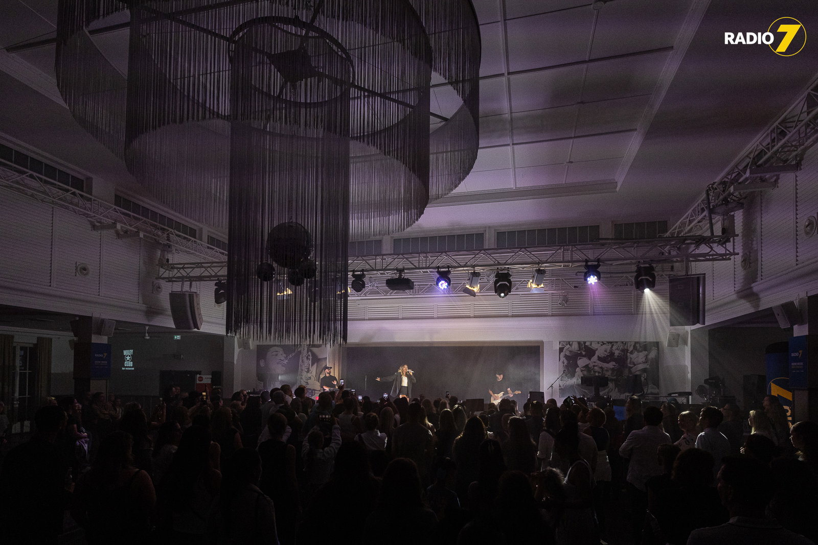 Radio 7 Minikonzert mit Leony im WileyClub