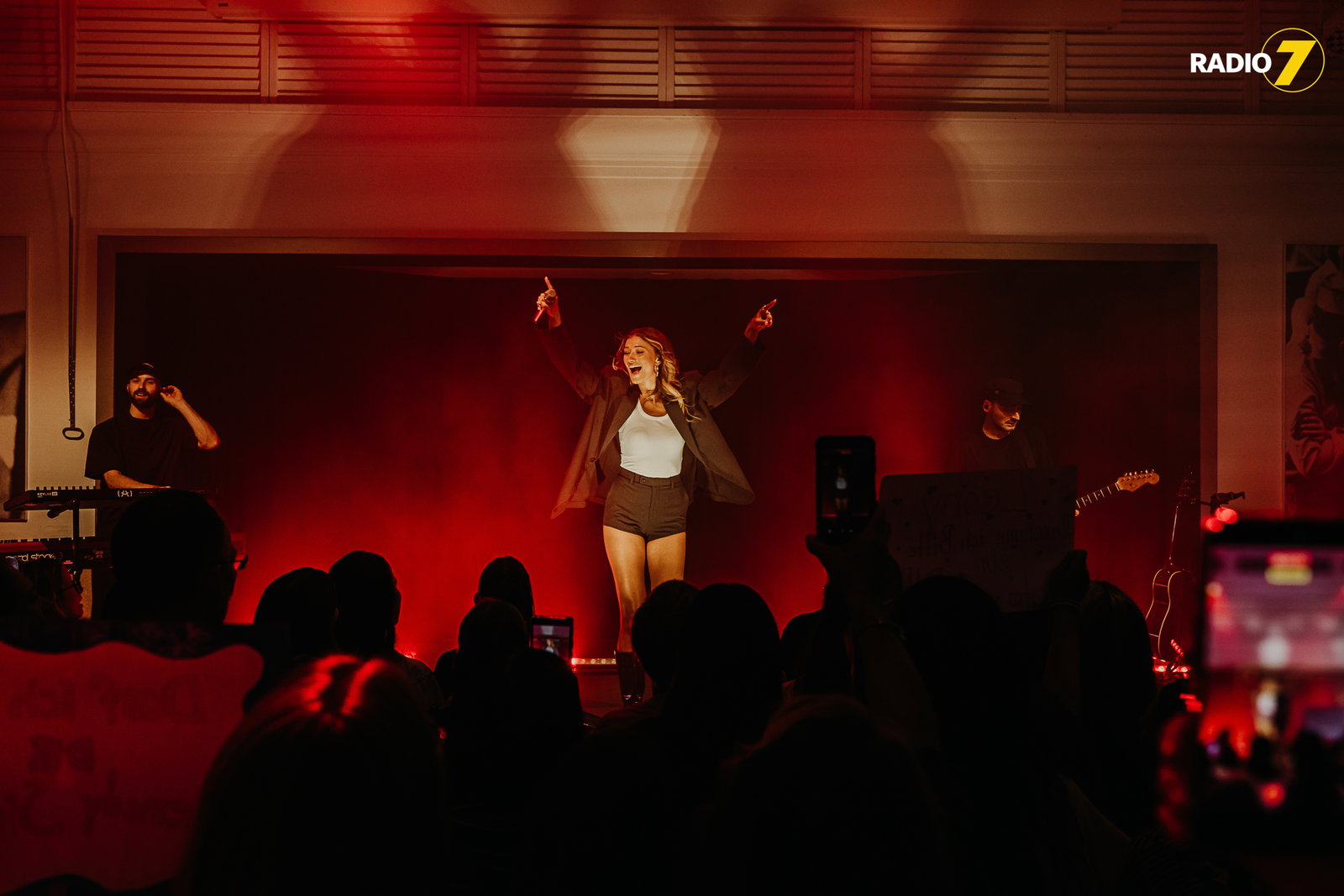 Radio 7 Minikonzert mit Leony im WileyClub