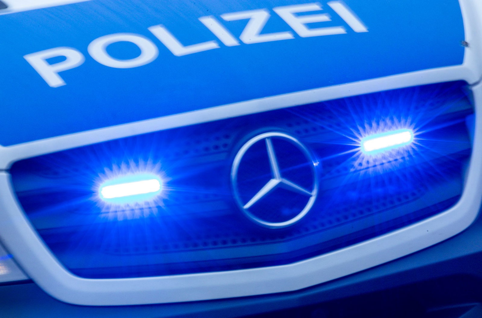 Die Polizei hat den jungen Mann mit aufs Revier genommen. (Symbolbild)