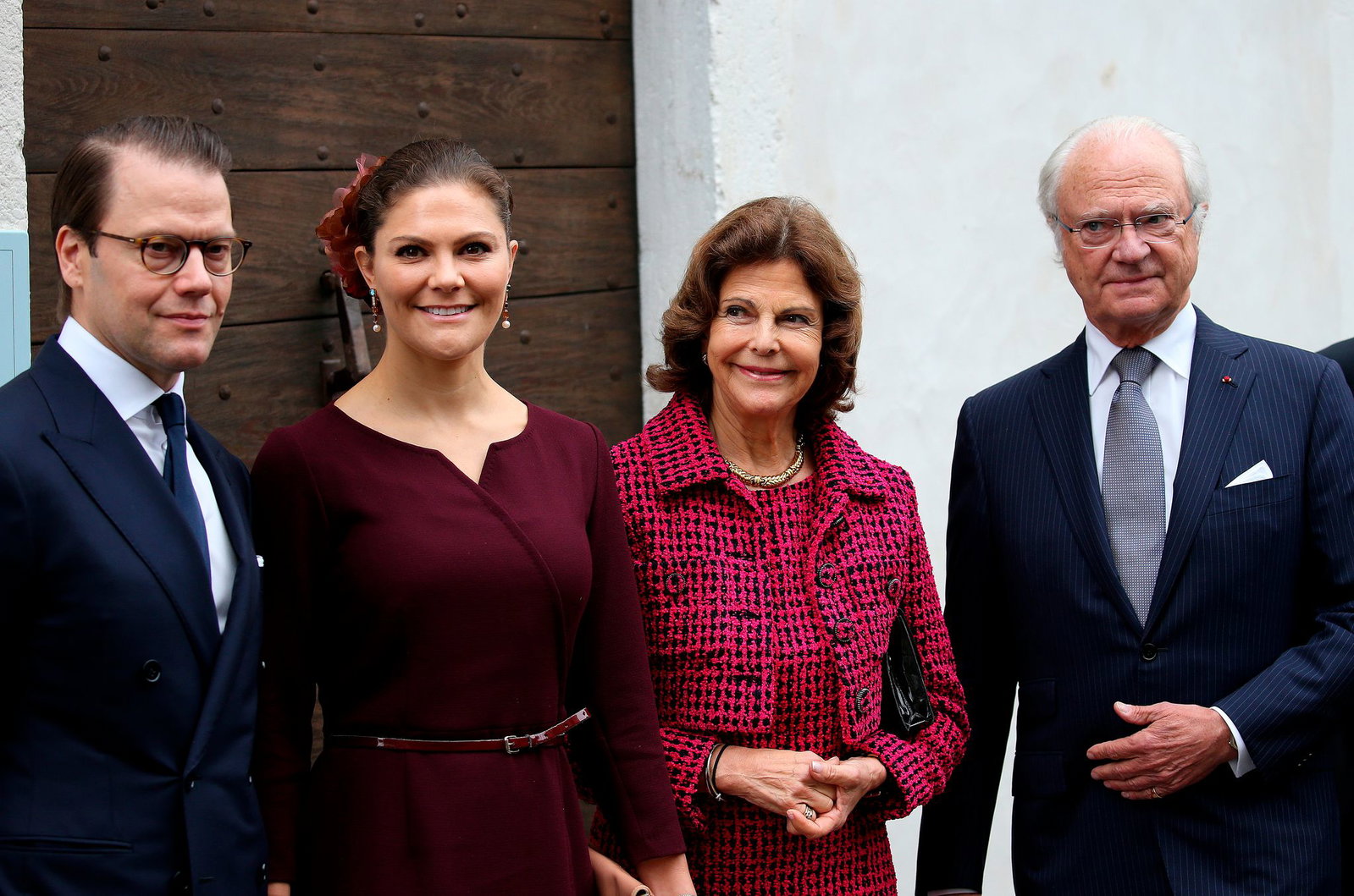 Die schwedische Königsfamilie - hier (v.l) Prinz Daniel, Kronprinzessin Victoria, Königin Silvia und König Carl XVI. Gustaf - kommt geschlossen zum Begräbnis nach Oslo. (Archivbild)