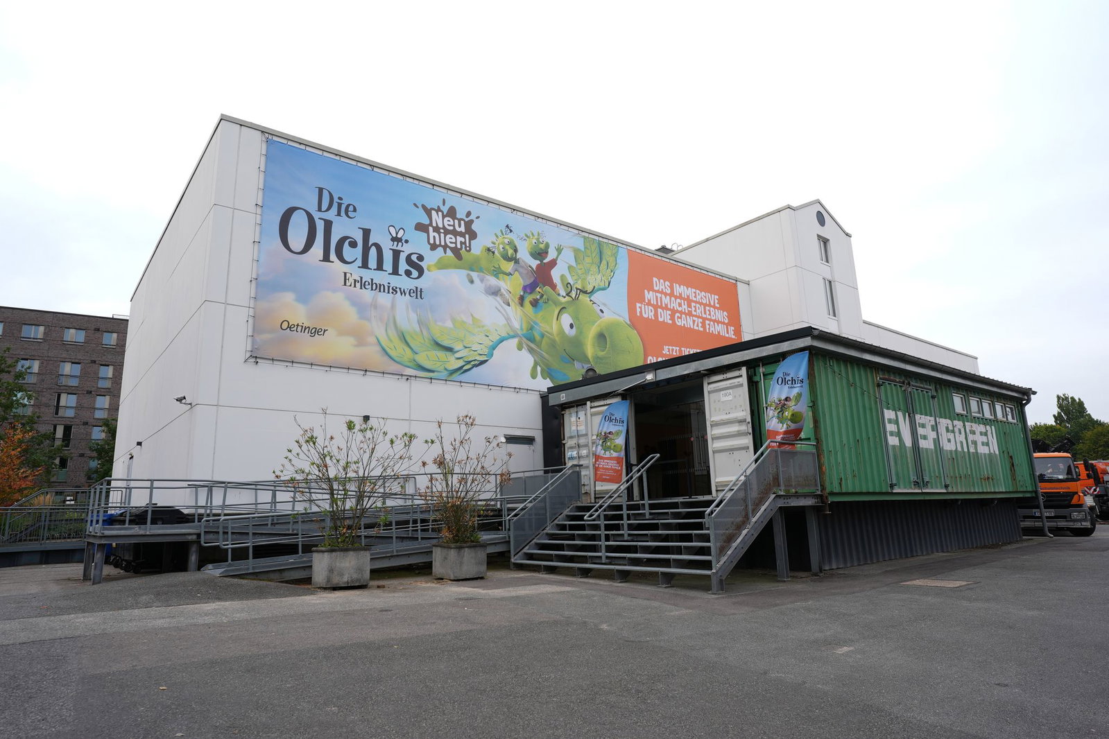1000 Quadratmeter ist die Halle am S-Bahnhof Ottensen groß, auf 600 davon können Besucher in der Olchis-Welt aktiv werden. 