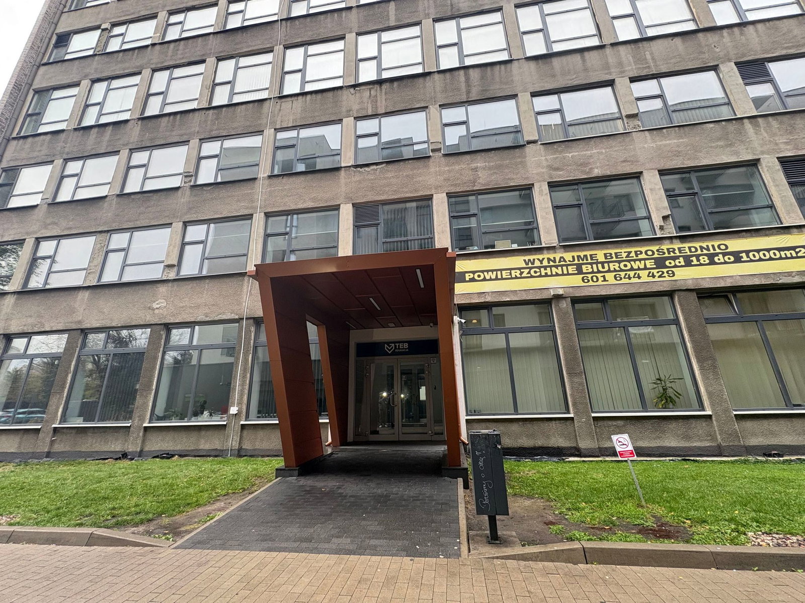 In dieser Berufsfachschule in Warschau stach eine 21-Jährige auf drei Frauen ein.