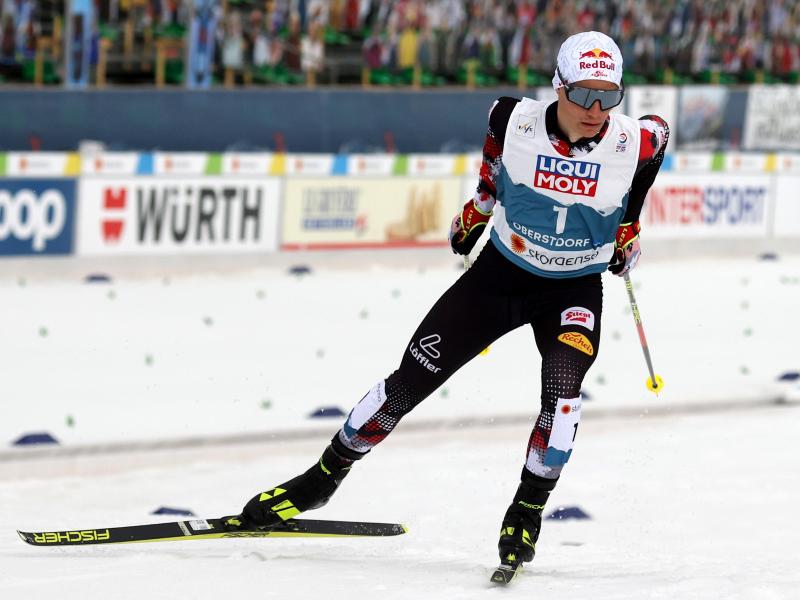 Der österreischische Kombinierer Johannes Lamparter siegt im Einzel (Großschanze/10 km). Foto: Karl-Josef Hildenbrand/dpa