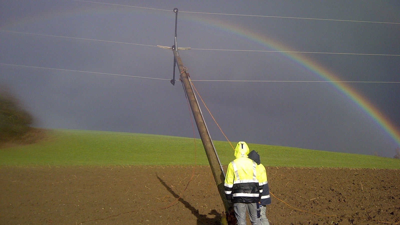 Strommasten umgeknickt