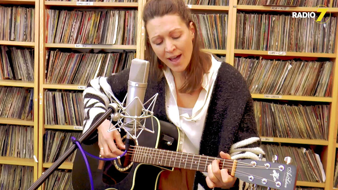 Bernadett Jans - Girl in the mirror - Michael Jackson Cover